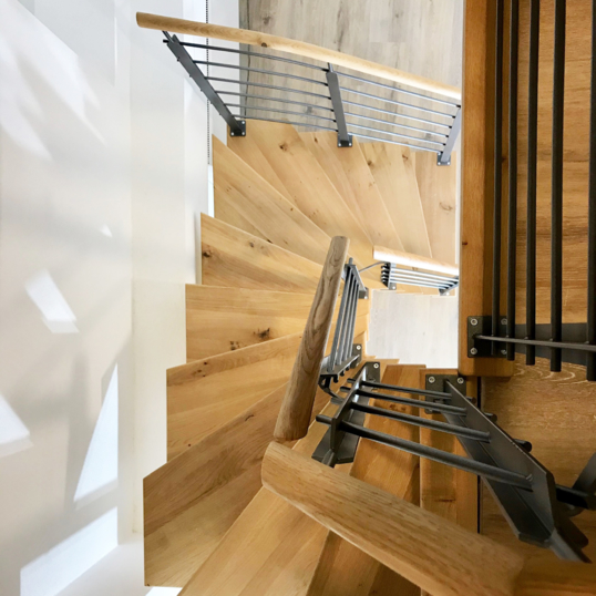 Aufgesattelte Holztreppe 020