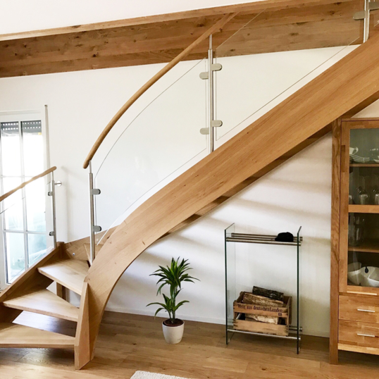 Eingestemmte Holztreppe 022